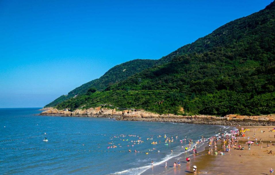 連云港花果山、連島海濱浴場、海底世界、傲來仙境純玩二日游,門票全含;無任何自費景點;398元/人;每周六發團